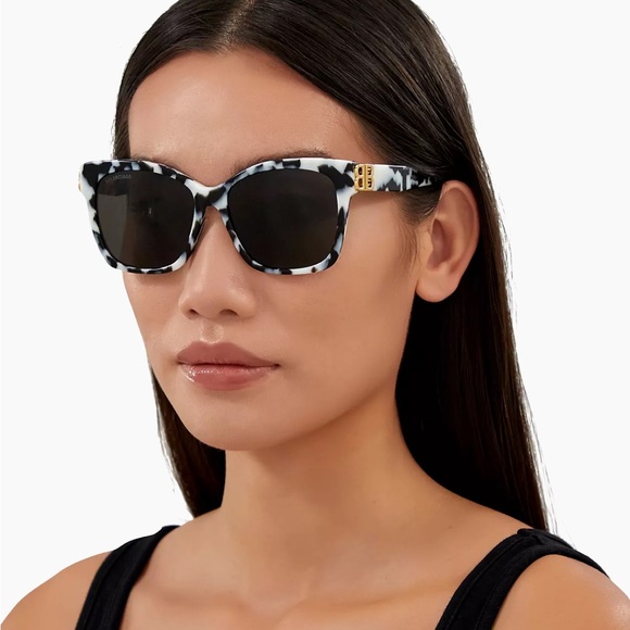 Balenciaga Everyday 57MM Square Sunglasses - Picture 4 of 7